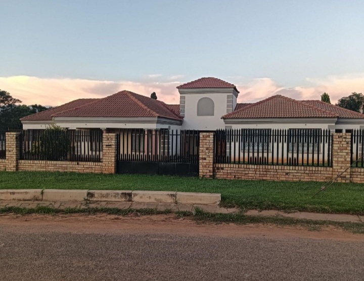 3 Bedroom Property for Sale in Mohadin North West